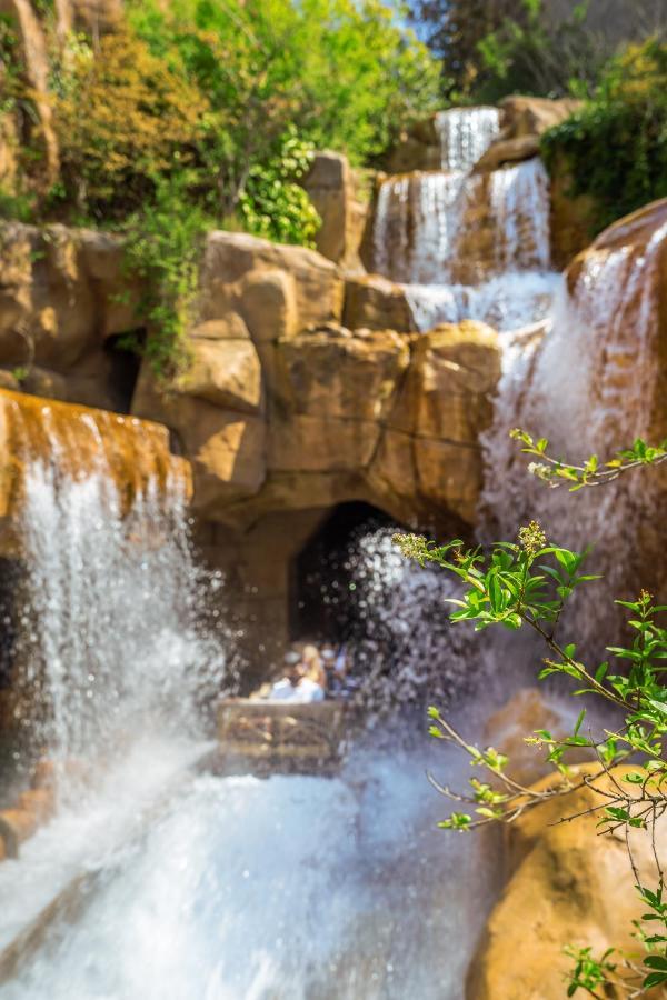 Brühl Hotel Matamba, Phantasialand Erlebnishotel מראה חיצוני תמונה
